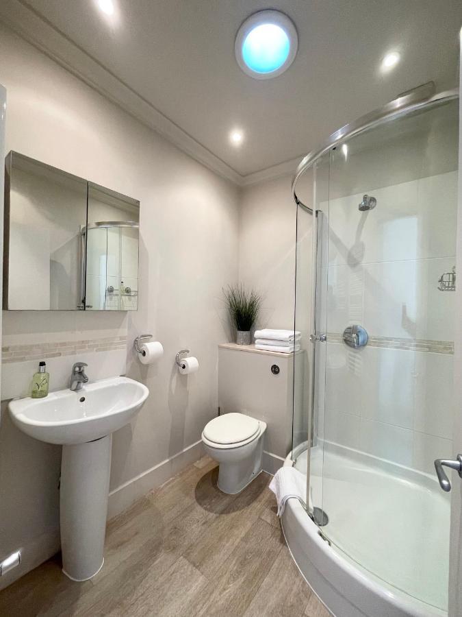 Victoria Maisonette Apartment ลอนดอน ภายนอก รูปภาพ