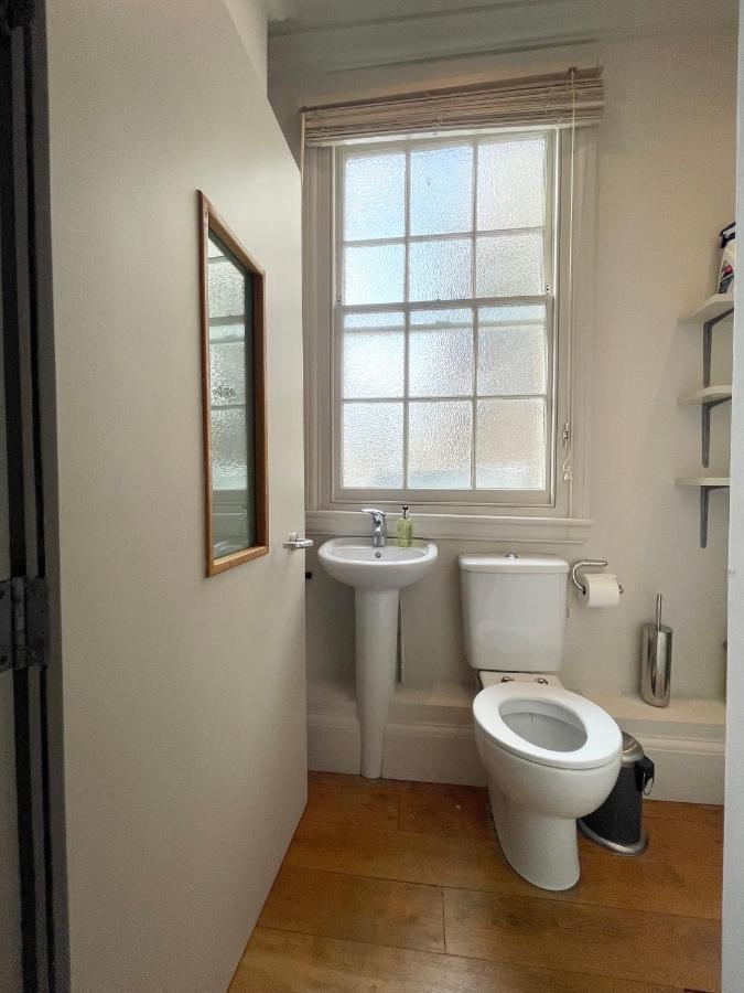 Victoria Maisonette Apartment ลอนดอน ภายนอก รูปภาพ