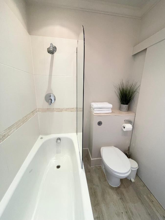 Victoria Maisonette Apartment ลอนดอน ภายนอก รูปภาพ