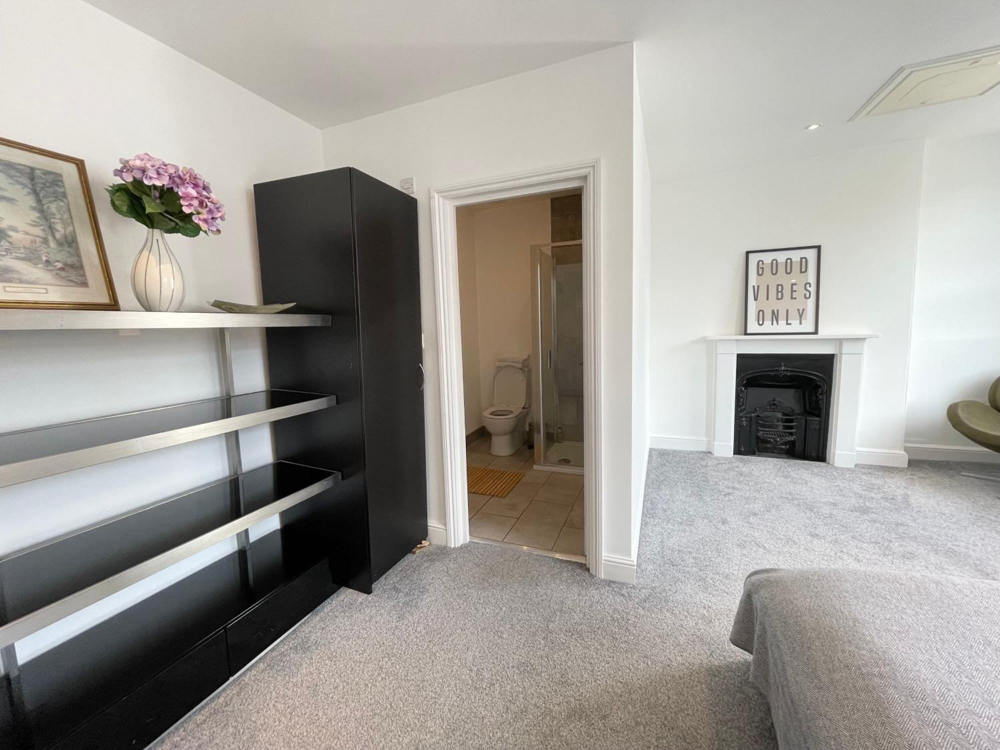 Victoria Maisonette Apartment ลอนดอน ภายนอก รูปภาพ
