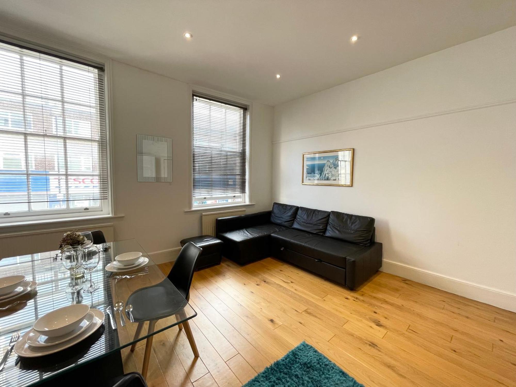 Victoria Maisonette Apartment ลอนดอน ภายนอก รูปภาพ