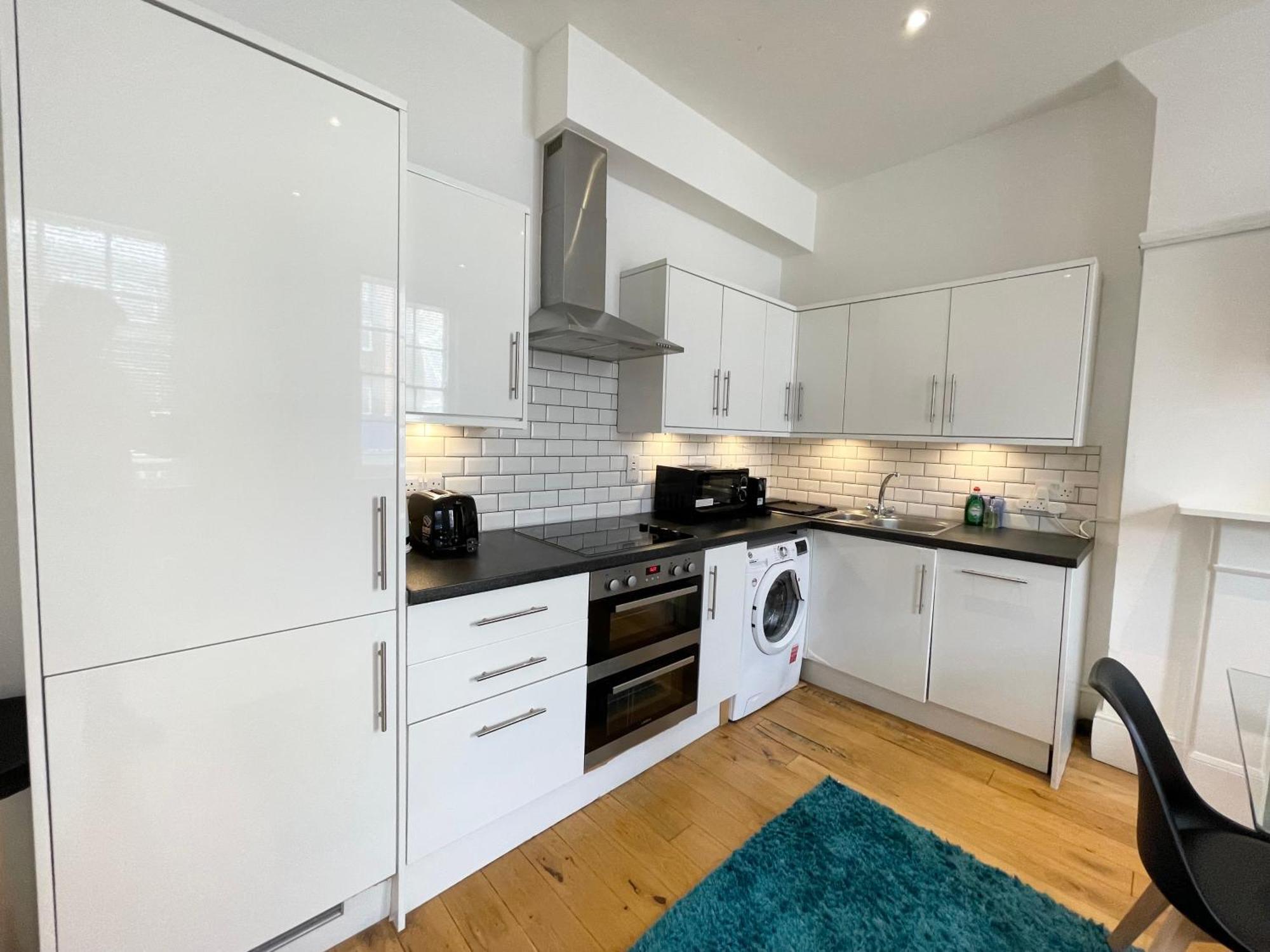 Victoria Maisonette Apartment ลอนดอน ภายนอก รูปภาพ