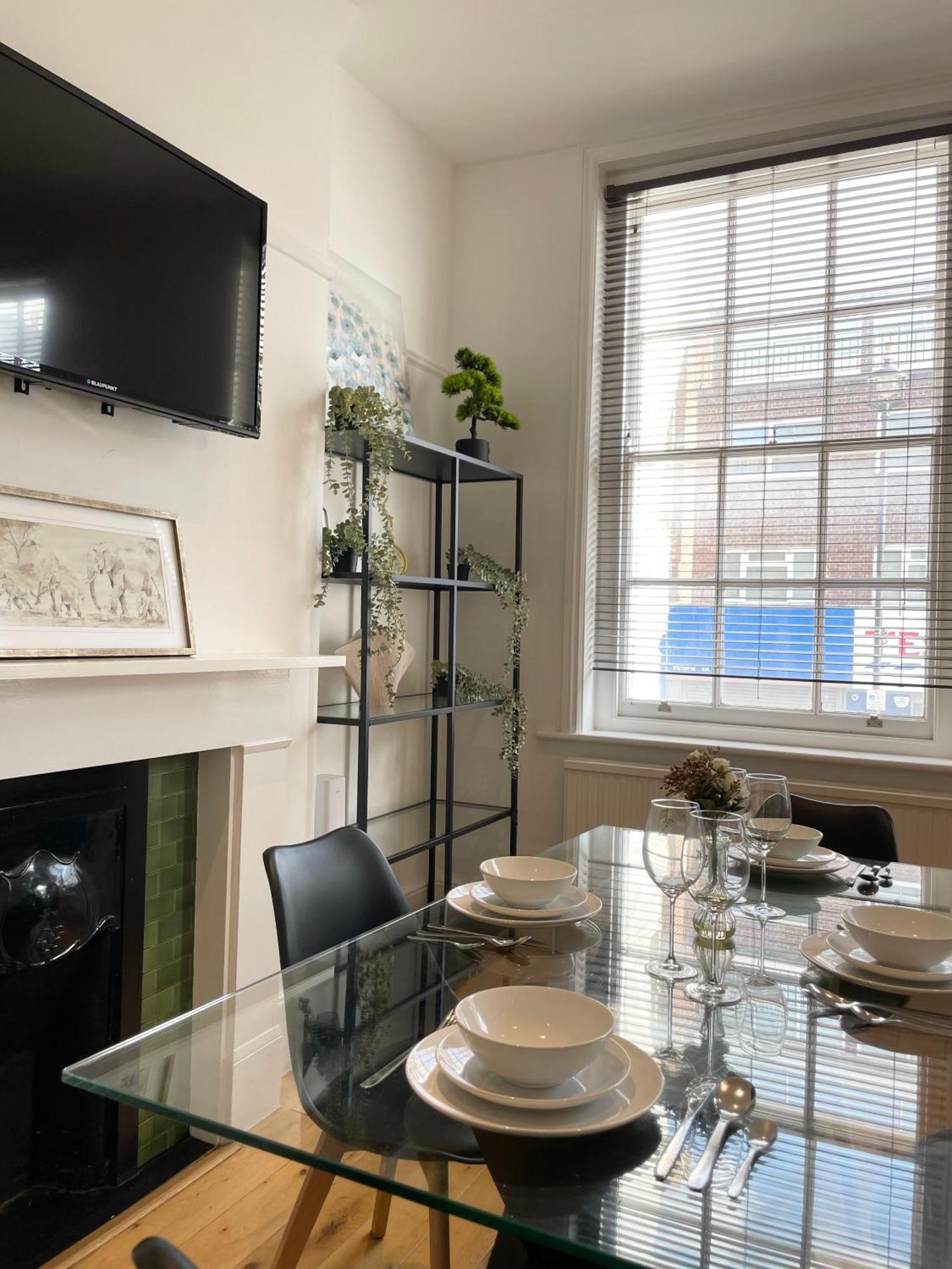 Victoria Maisonette Apartment ลอนดอน ภายนอก รูปภาพ
